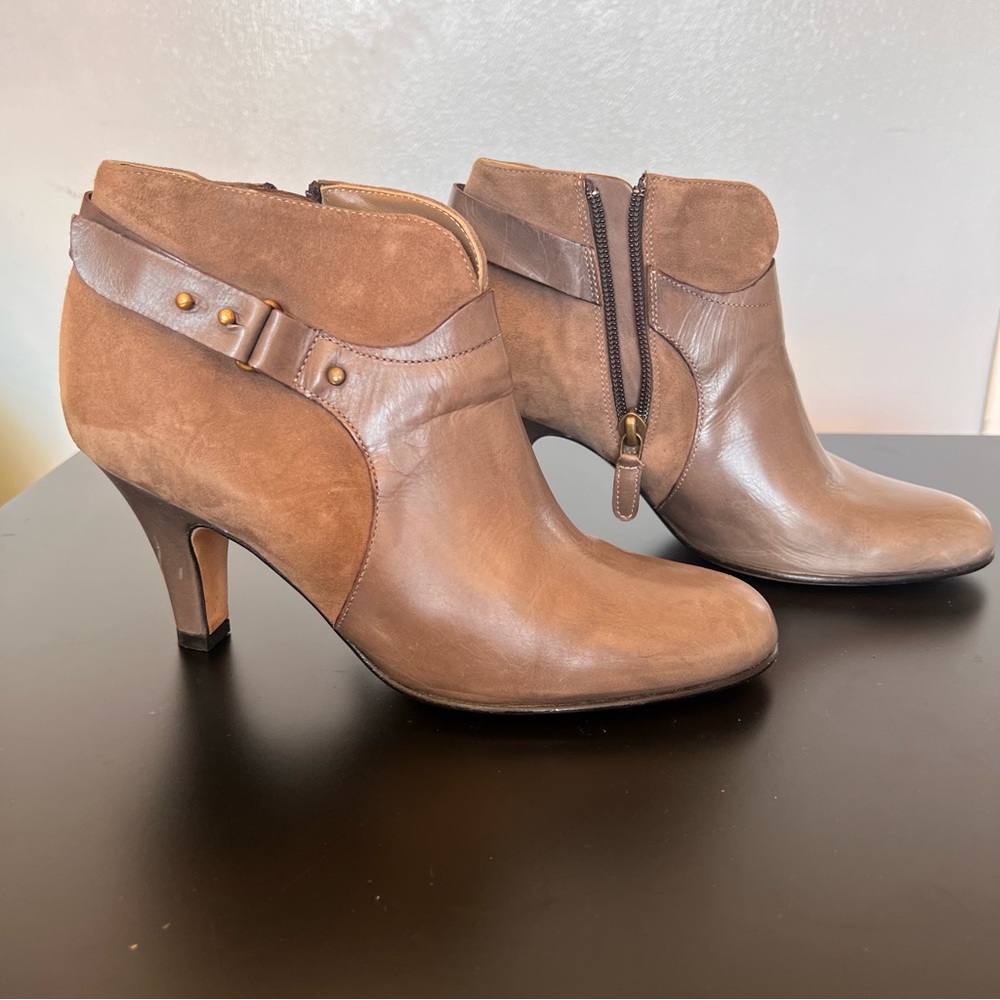 Anyi Lu women leather booties size 6.5
